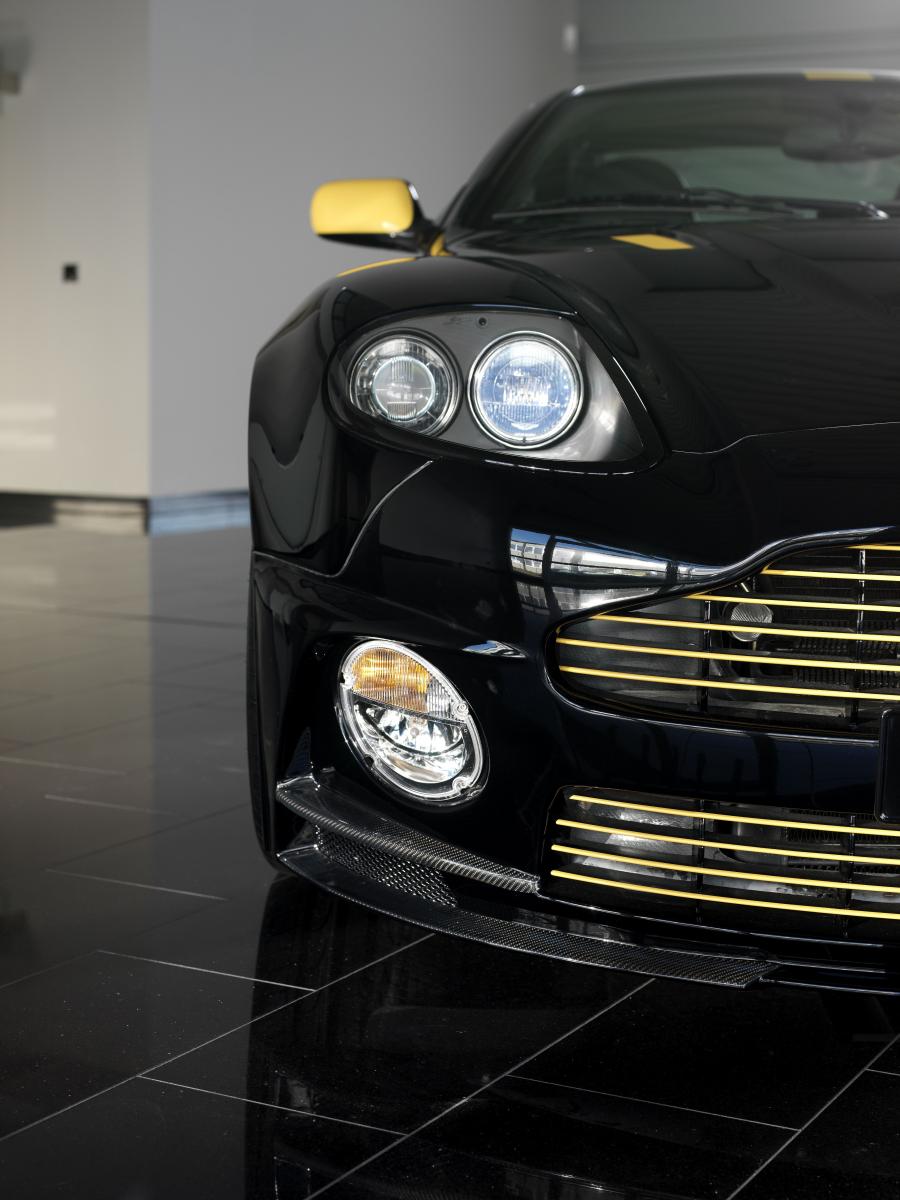 Детали экстерьера Aston Martin Vanquish S by Mansory 2005 года  (фото 10 из 12)